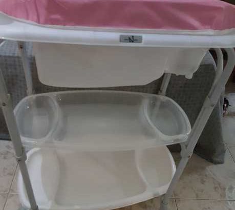 Baby changing table with bath tub