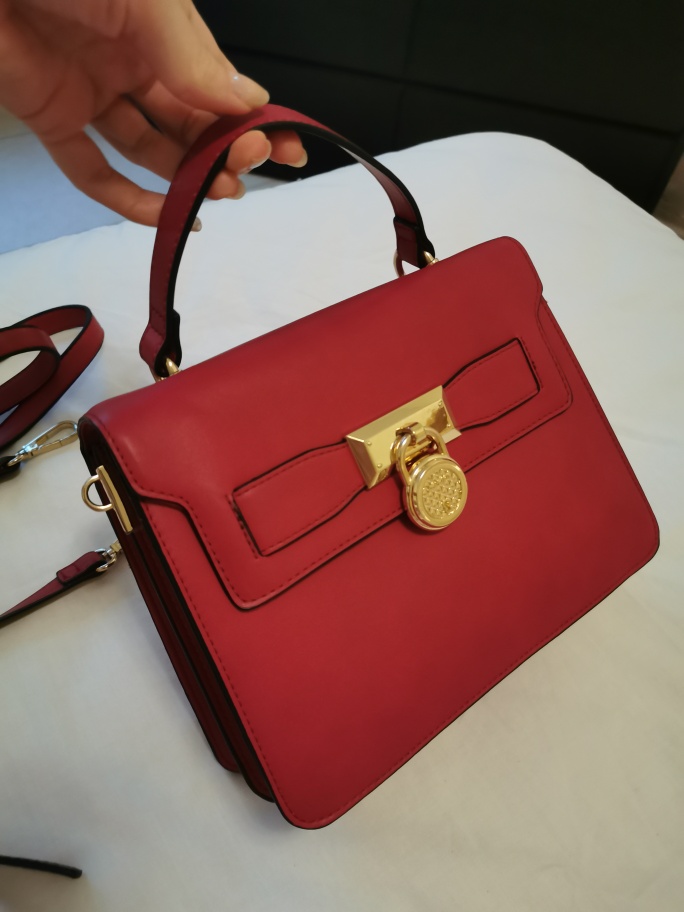 Aldo Classy Red Handbag – HollySale UAE Classified, Buy Sell Shop Used ...