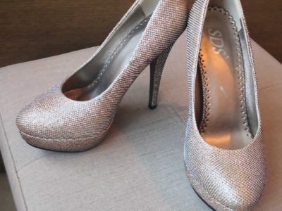 Gold shoes, size 36