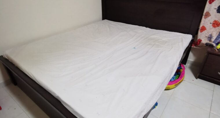 KING SIZE BED AND MATRESS