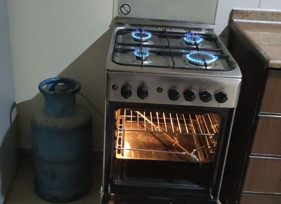 Ariston Gas And Electric Cooker