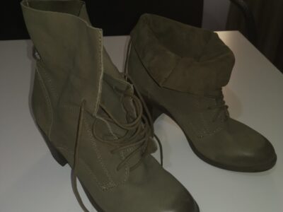Steve Maden short leather boots