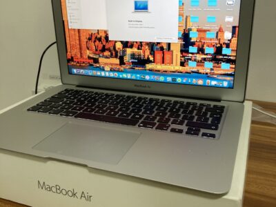 MacBook Air 2017 almost new
